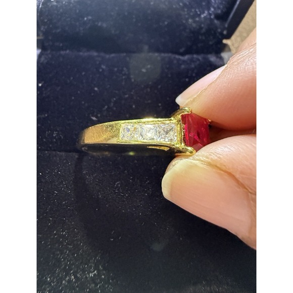 Thailand Simulated Square Garnet White CZ Ladies January Birthstone Ring 8.5 - Picture 2 of 6